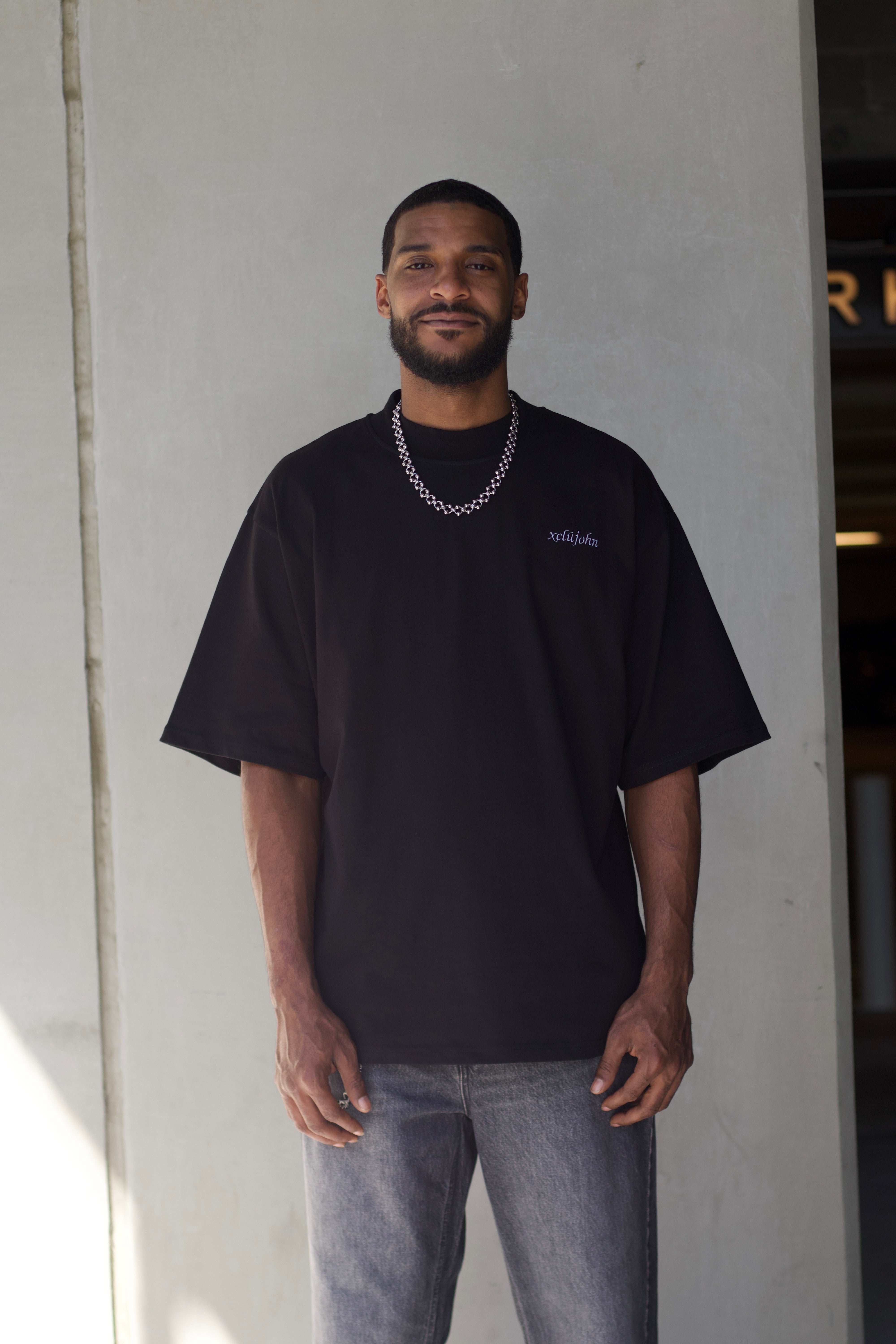 Noir x Snow Mock Tee – XCLÚJOHN
