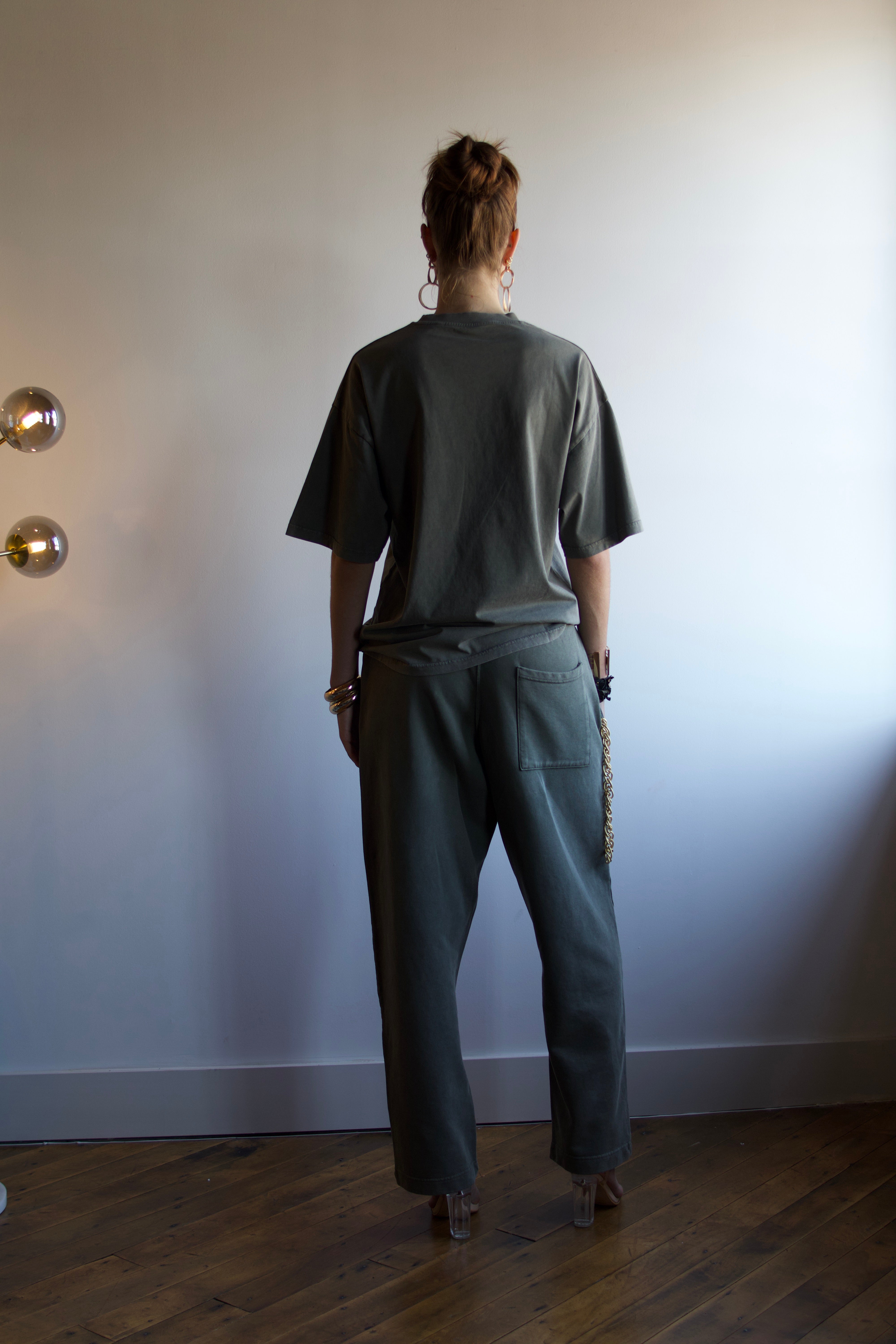 Ashed Olive Sweatpants – XCLÚJOHN